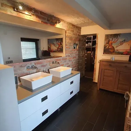 Modern Cottage, Views And A Jacuzzi Pécs Exterior photo